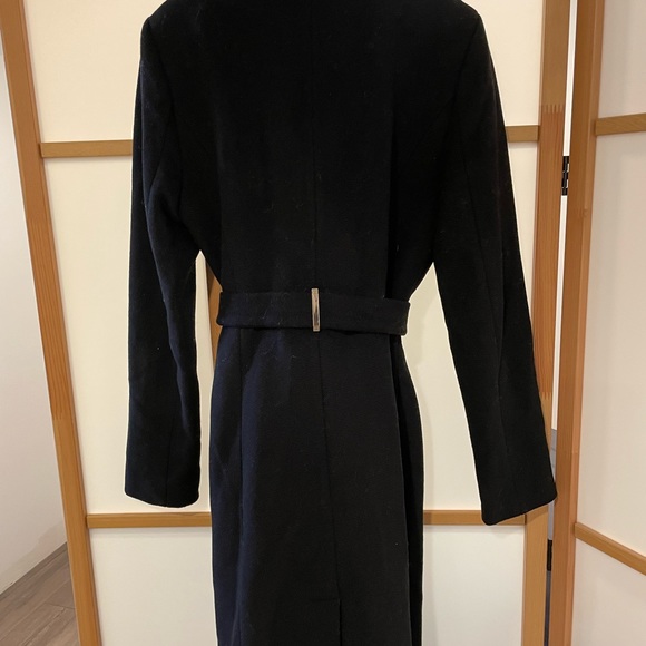 Ivanka Trump black coat - Picture 4 of 5